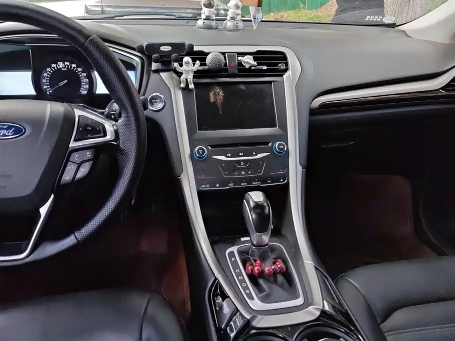 Ford Mondeo — миниатюра 13