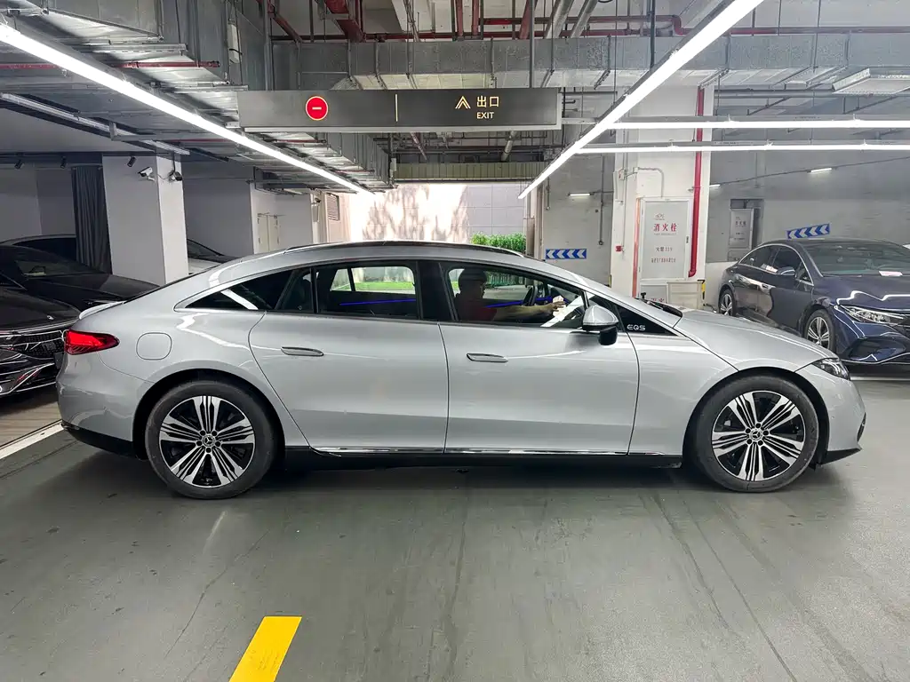 Mercedes-Benz EQS 2023 450+