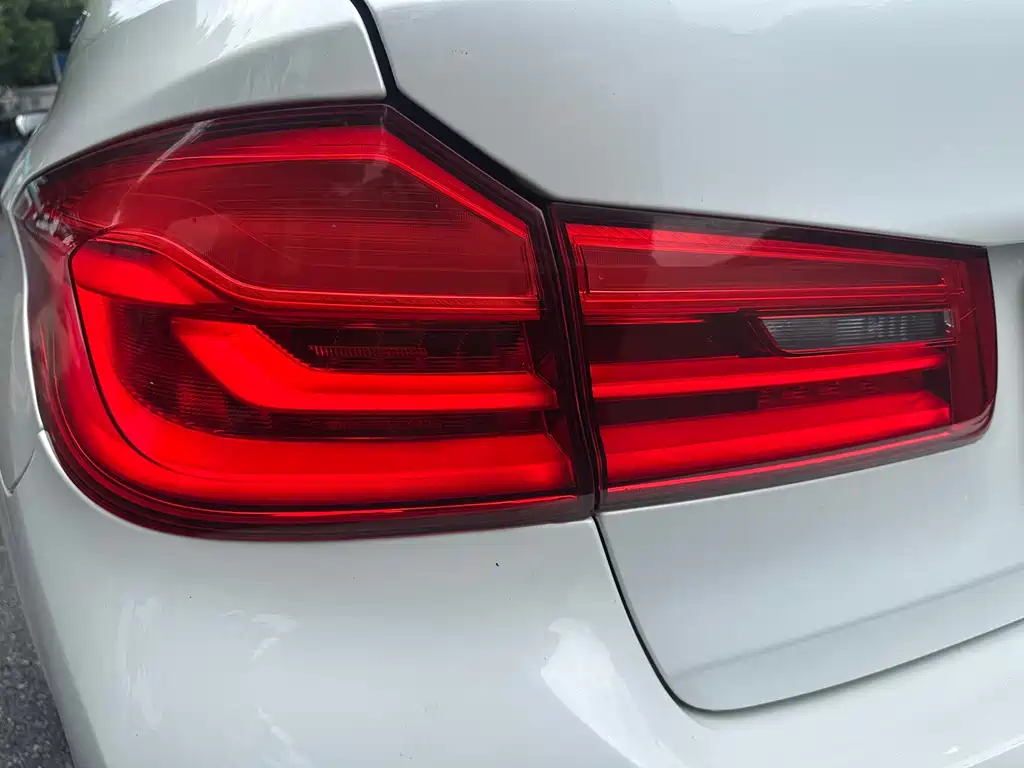 BMW 5 Series New Energy — миниатюра 16