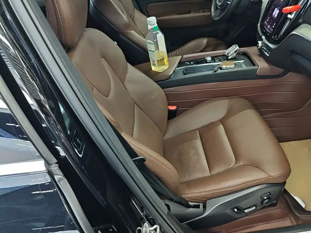 Volvo XC60 — миниатюра 25