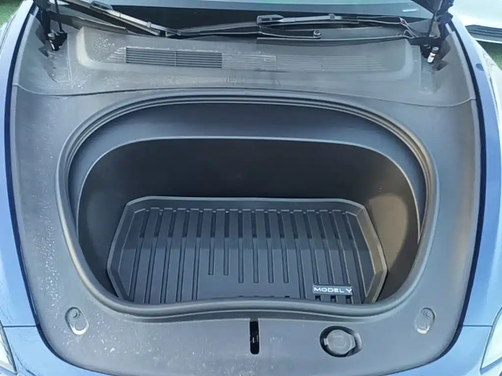 Tesla Model 3 — миниатюра 20