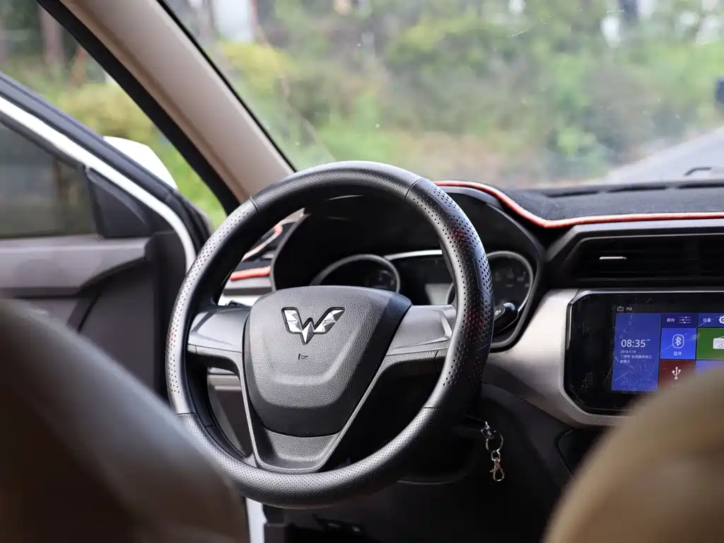 Wuling Hongguang — миниатюра 16