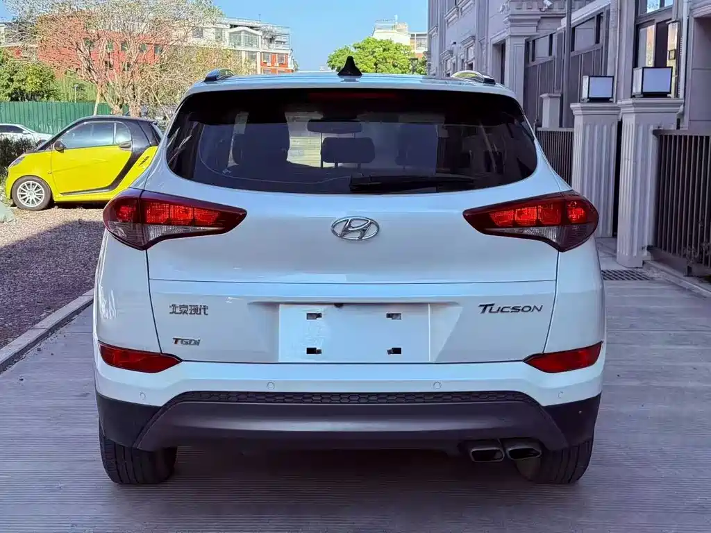 HYUNDAI TUCSON