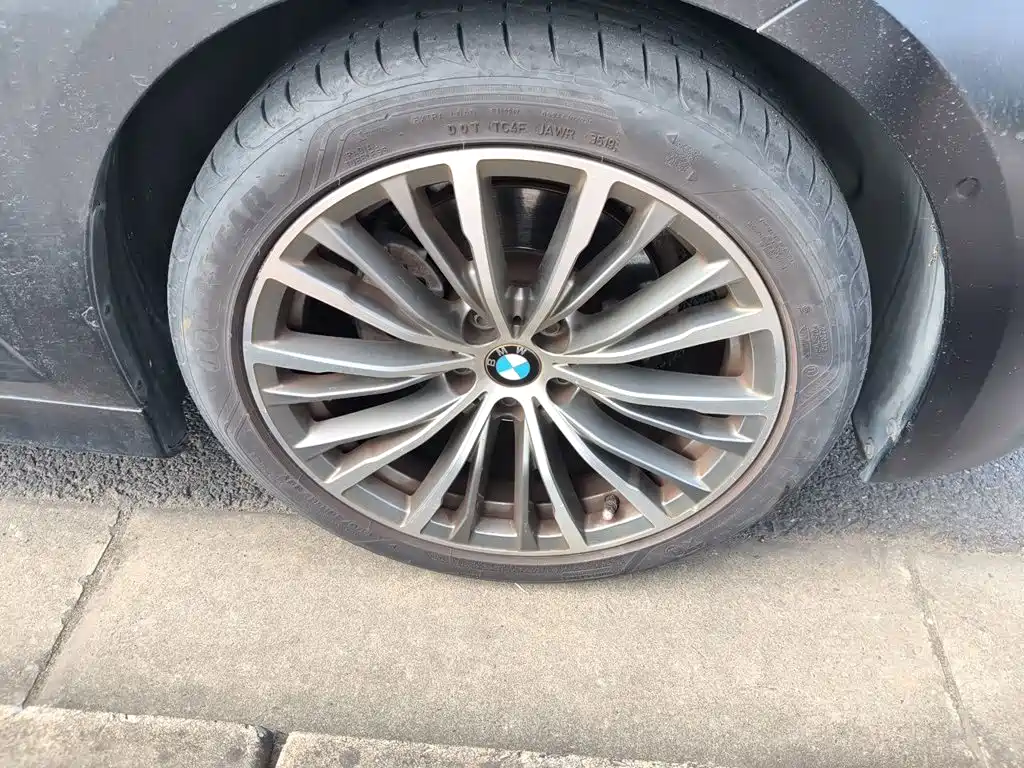 BMW 3 Series — миниатюра 8