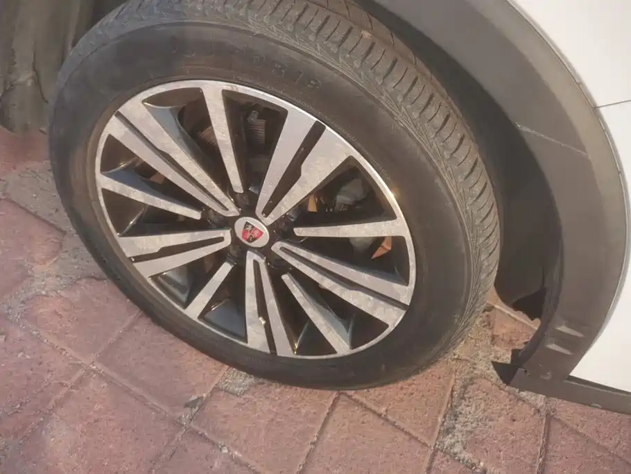 Roewe RX5 — миниатюра 5