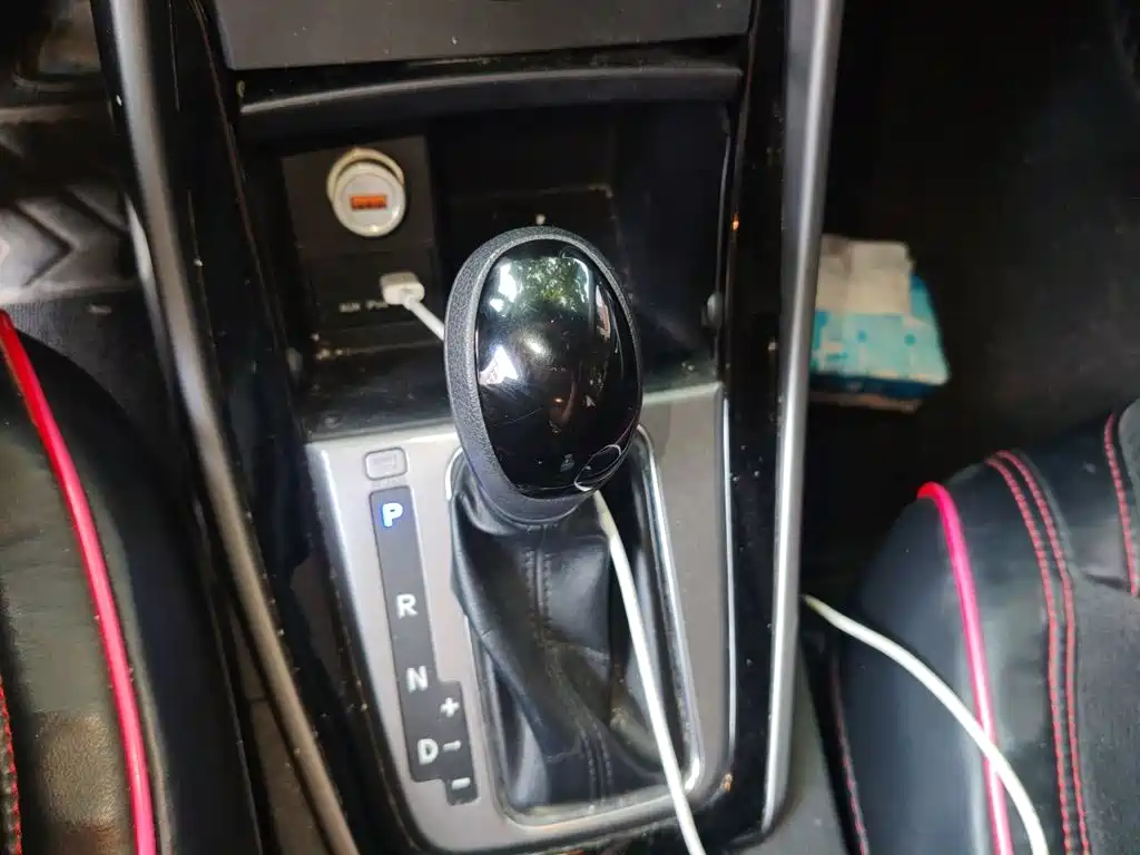 Hyundai Elantra Langdong — миниатюра 10