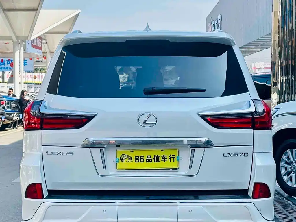 Lexus LX — миниатюра 4