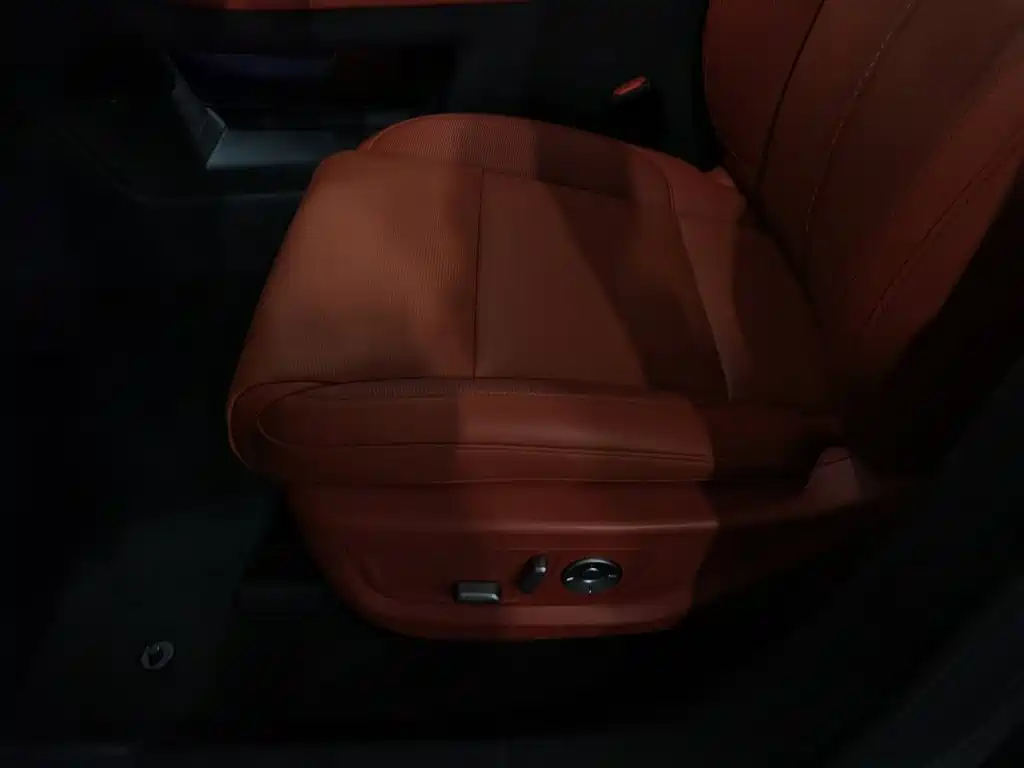 Hongqi Hongqi HS6 PHEV — миниатюра 20