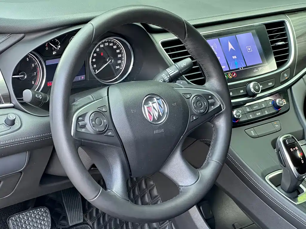 Buick LaCrosse — миниатюра 9