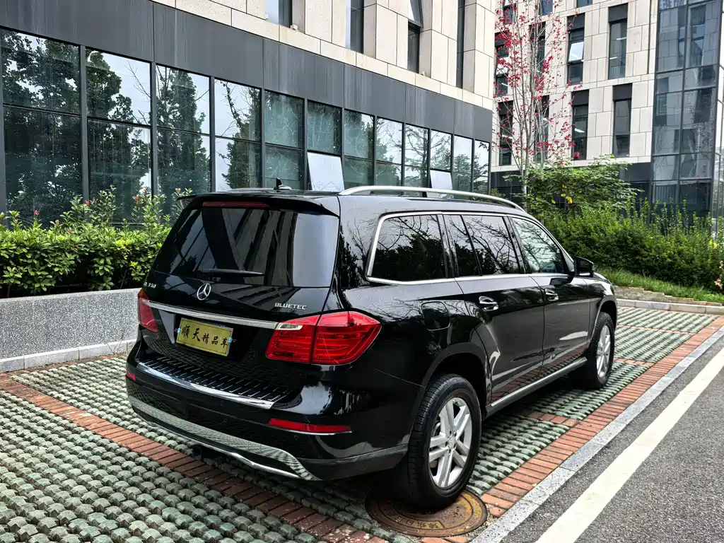 Mercedes-Benz GL-Class — миниатюра 5