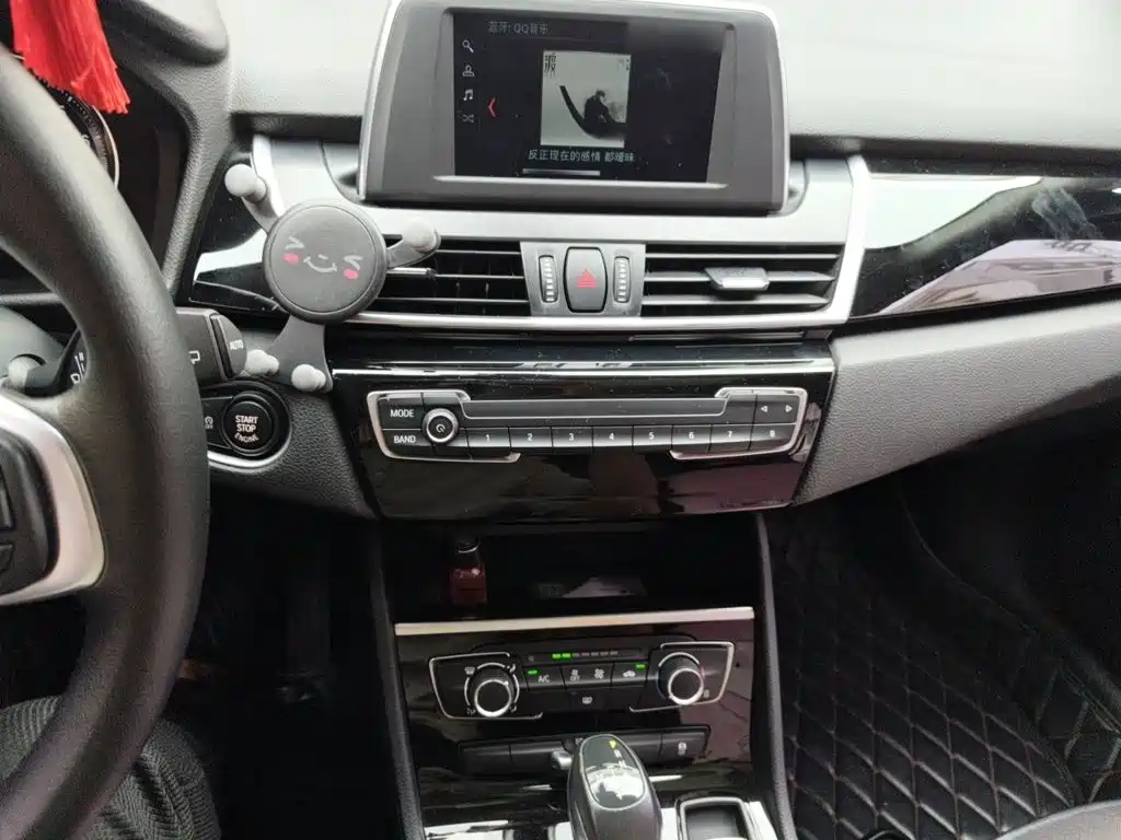 BMW 2 Series Active Tourer — миниатюра 6