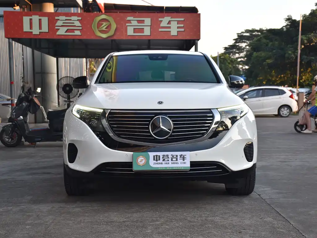 Mercedes-Benz EQC — миниатюра 2
