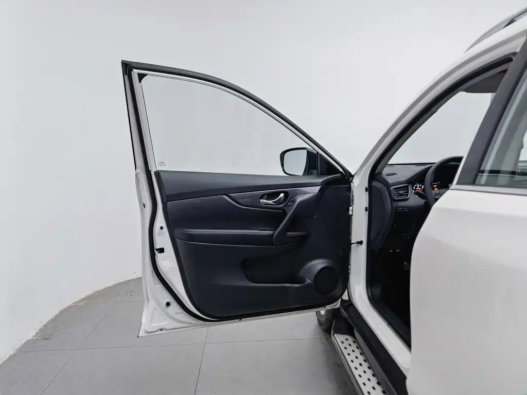 Nissan X-Trail — миниатюра 8