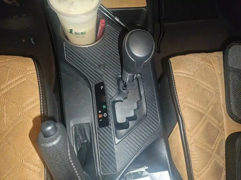 Toyota RAV4 — миниатюра 7