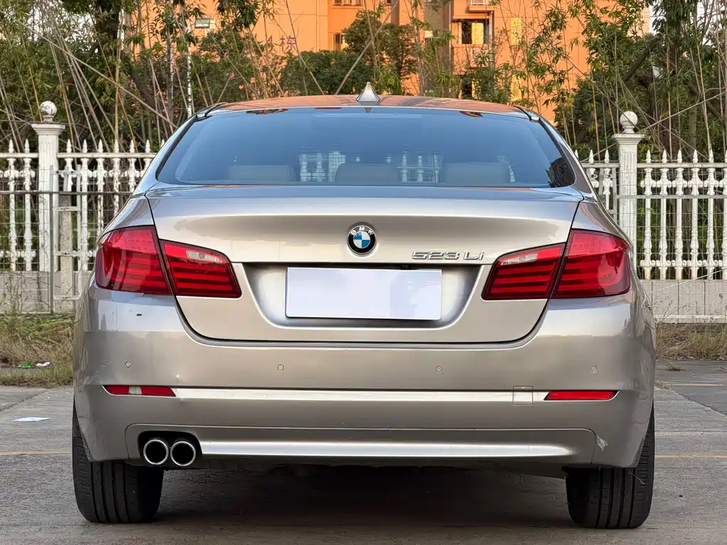 BMW 5 Series — миниатюра 20
