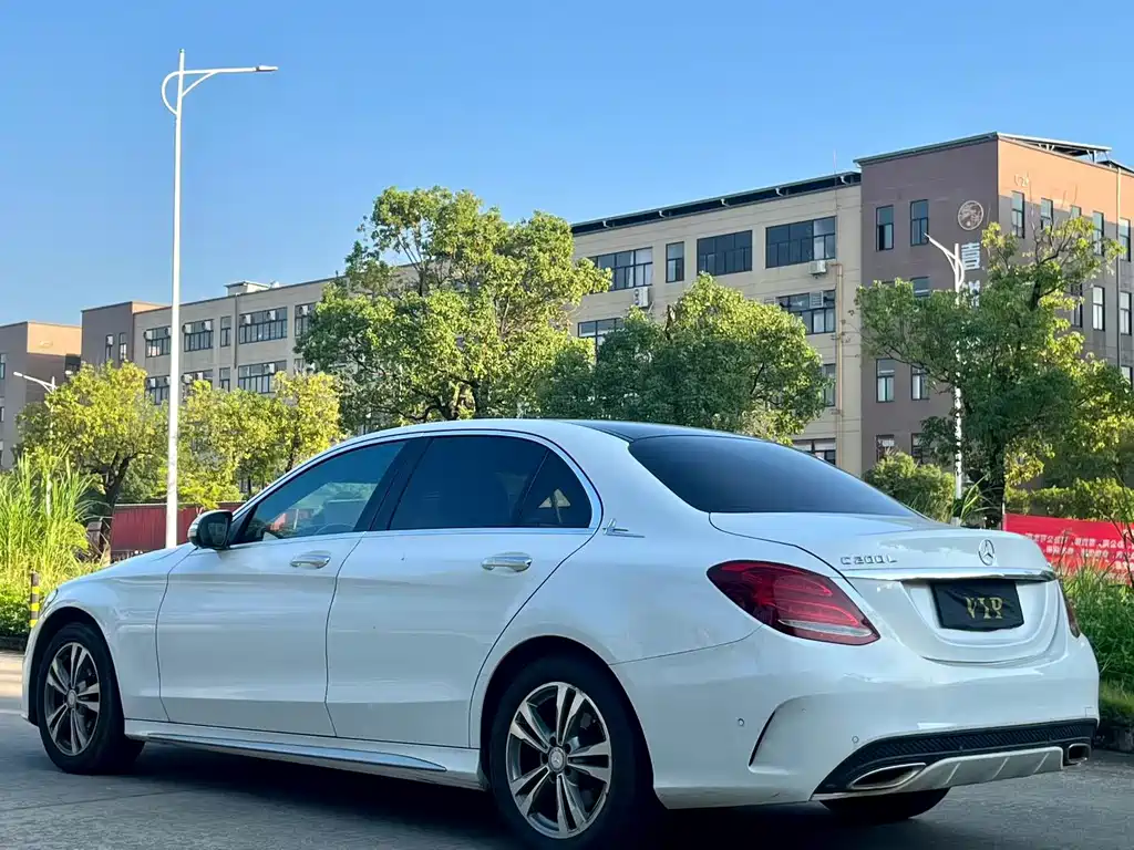 Mercedes-Benz C-Class — миниатюра 7