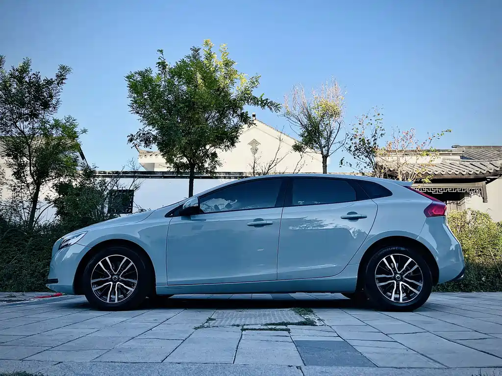 Volvo V40 — миниатюра 7