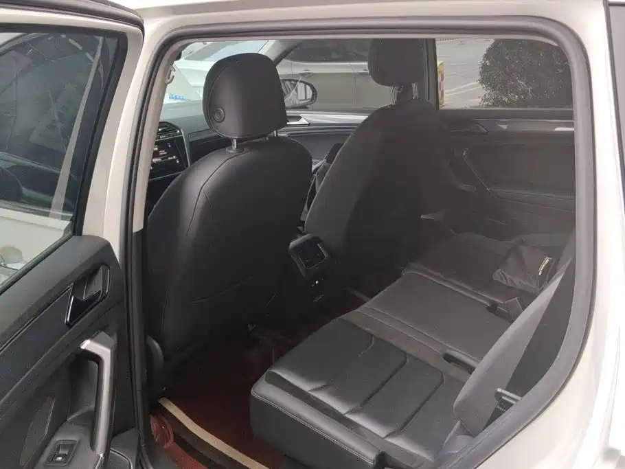 Volkswagen Tiguan L — миниатюра 11