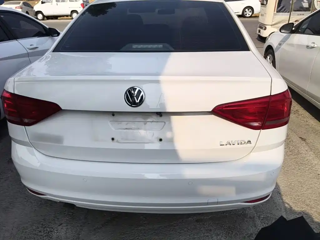 Volkswagen Lavida — миниатюра 6
