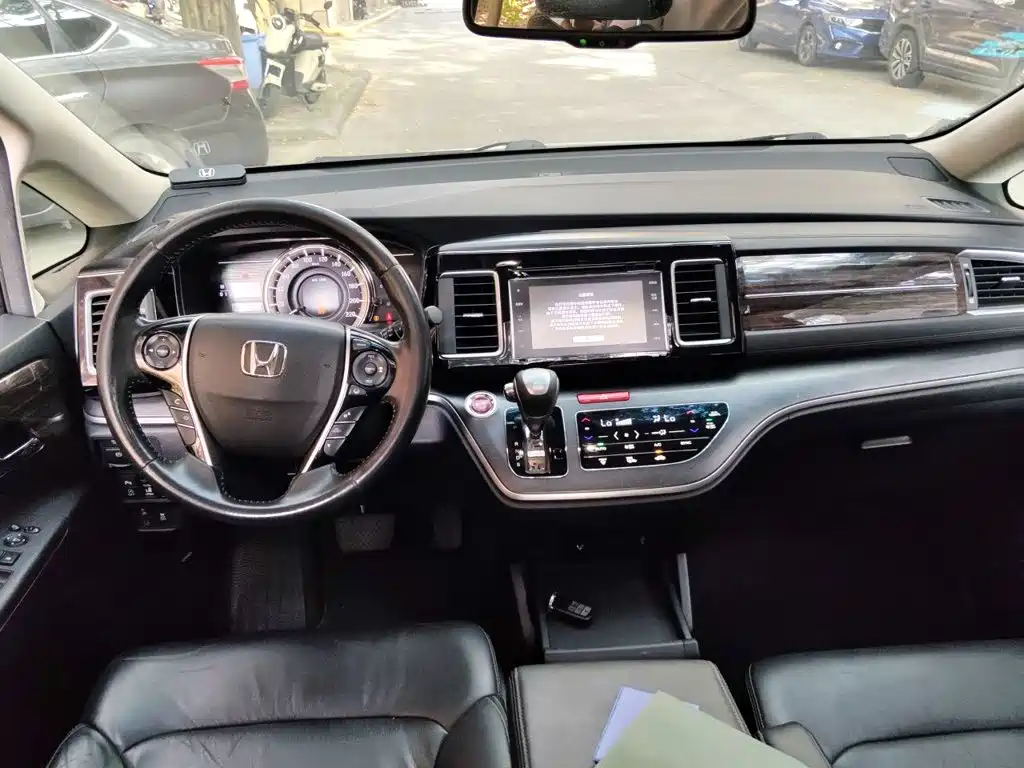 Honda Elysion — миниатюра 13