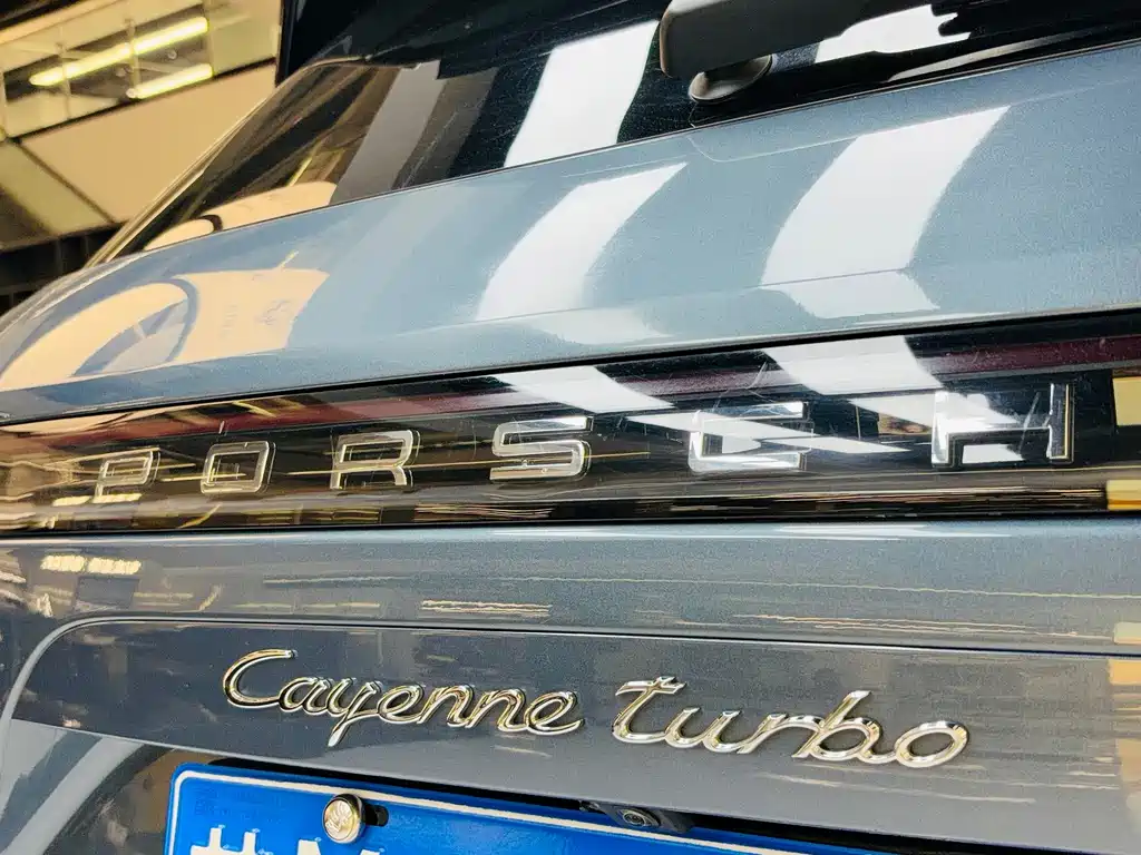 Porsche Cayenne — миниатюра 21