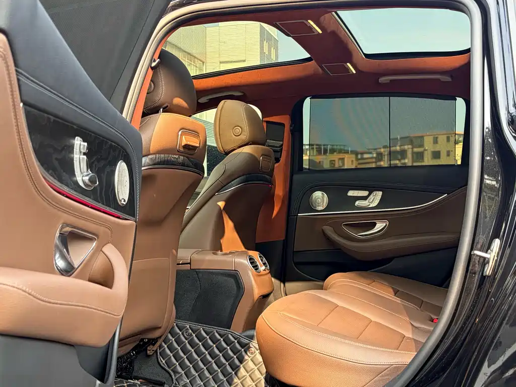 Mercedes-Benz E-Class — миниатюра 11