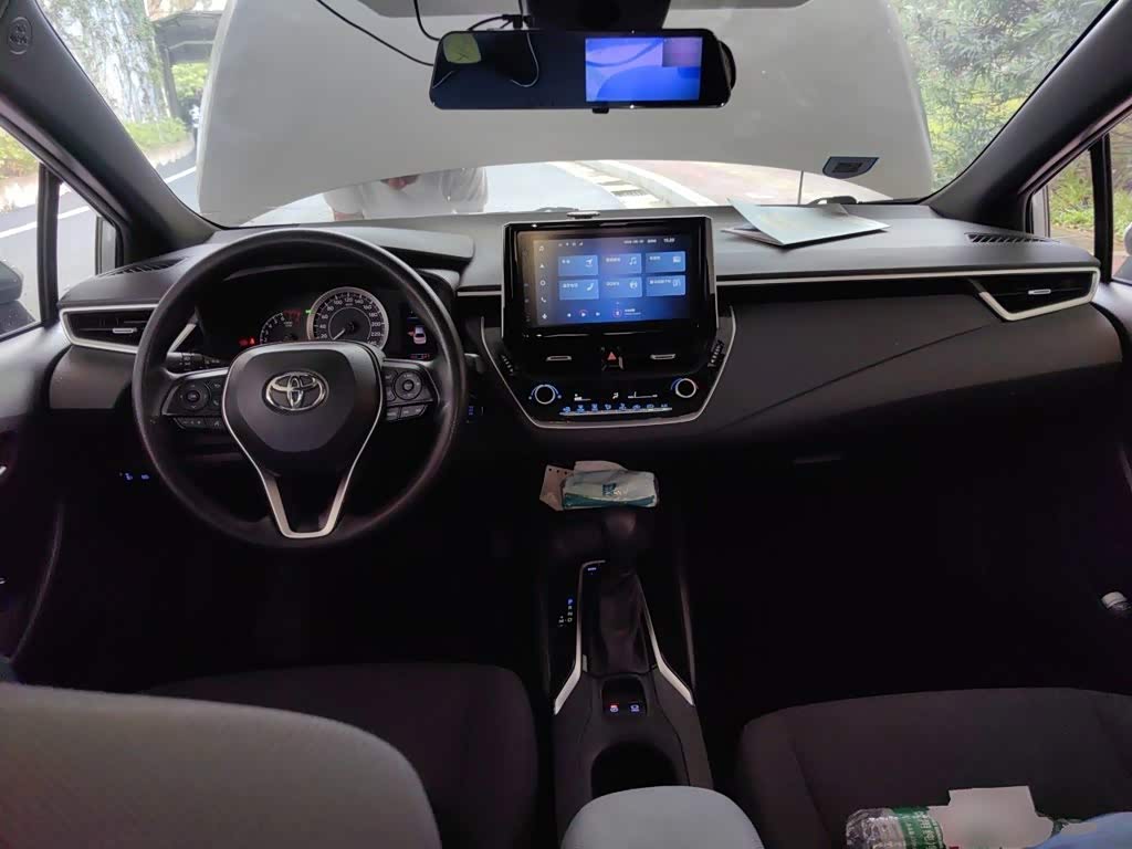 Toyota Levin 1.2 л 2021 г. Серебристо-серый, пробег 40000 км