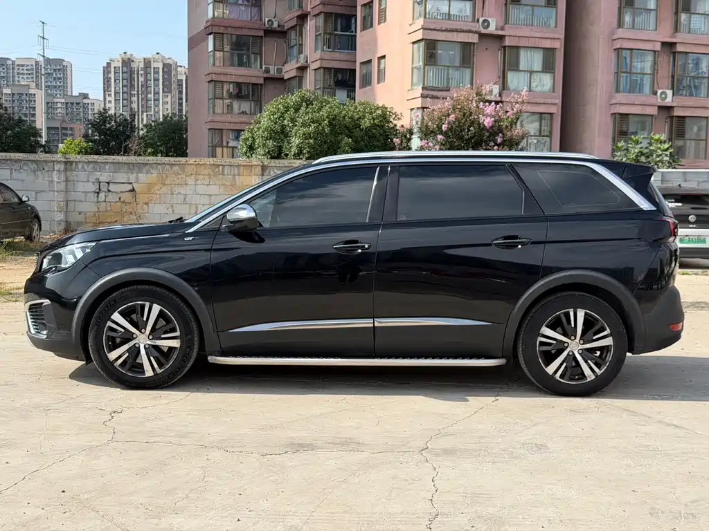 Peugeot 5008 — миниатюра 3