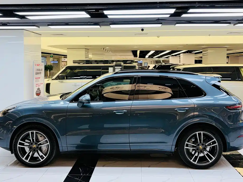 Porsche Cayenne — миниатюра 3