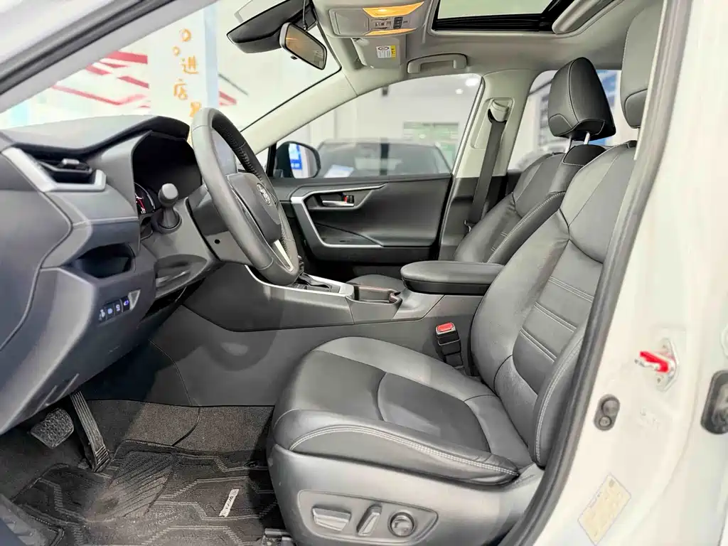 Toyota RAV4 2022 2.0L CVT Plus