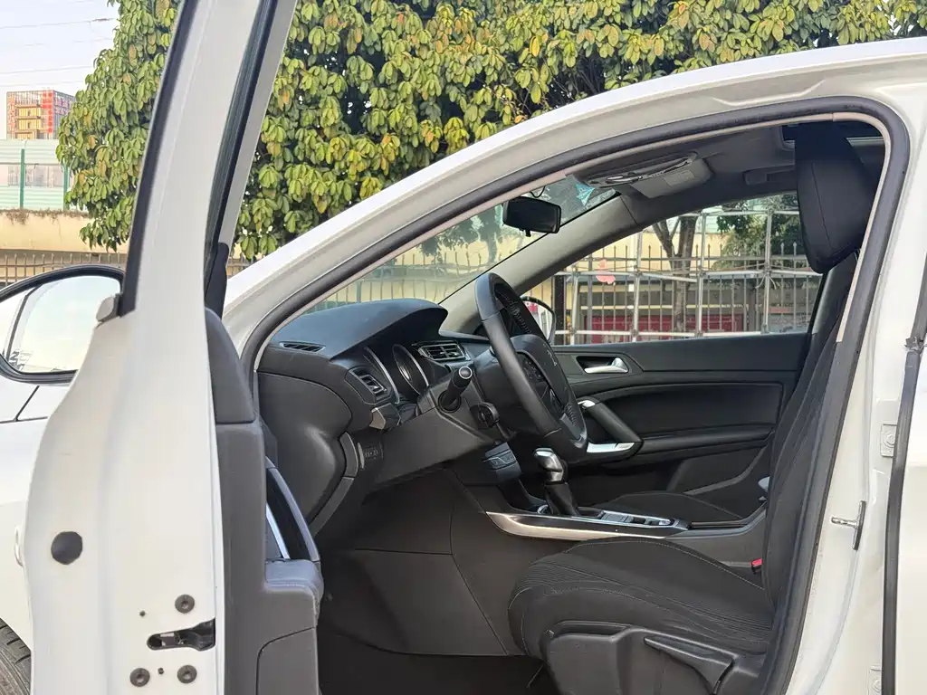 Peugeot 408 — миниатюра 8