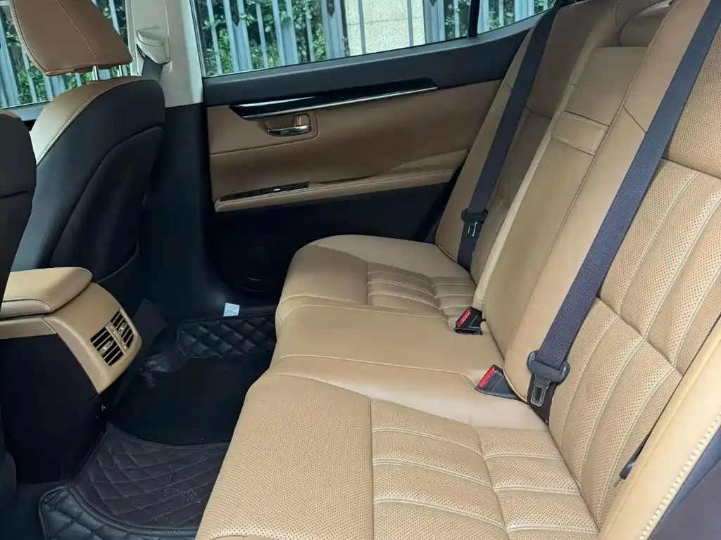 Lexus ES 2015 200 Comfort