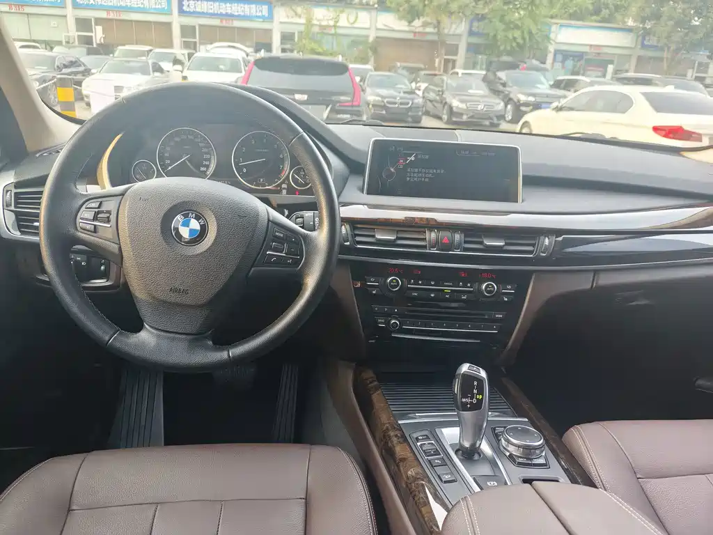 BMW X5 (Import) — миниатюра 12