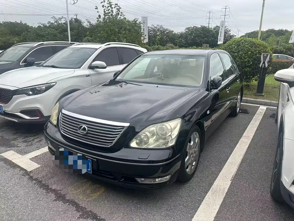 Lexus LS