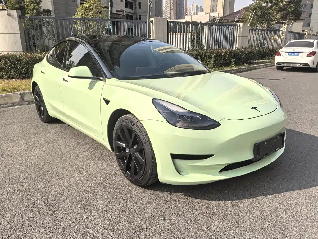 Tesla Model 3 — миниатюра 3