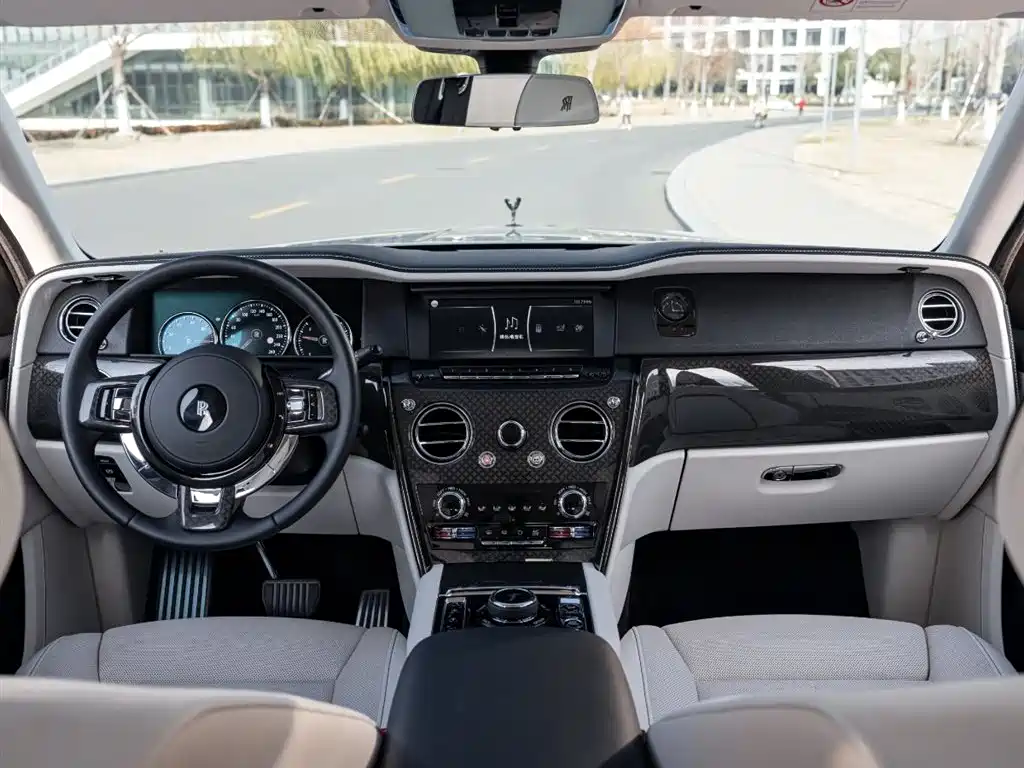 ROLLS-ROYCE CULLINAN