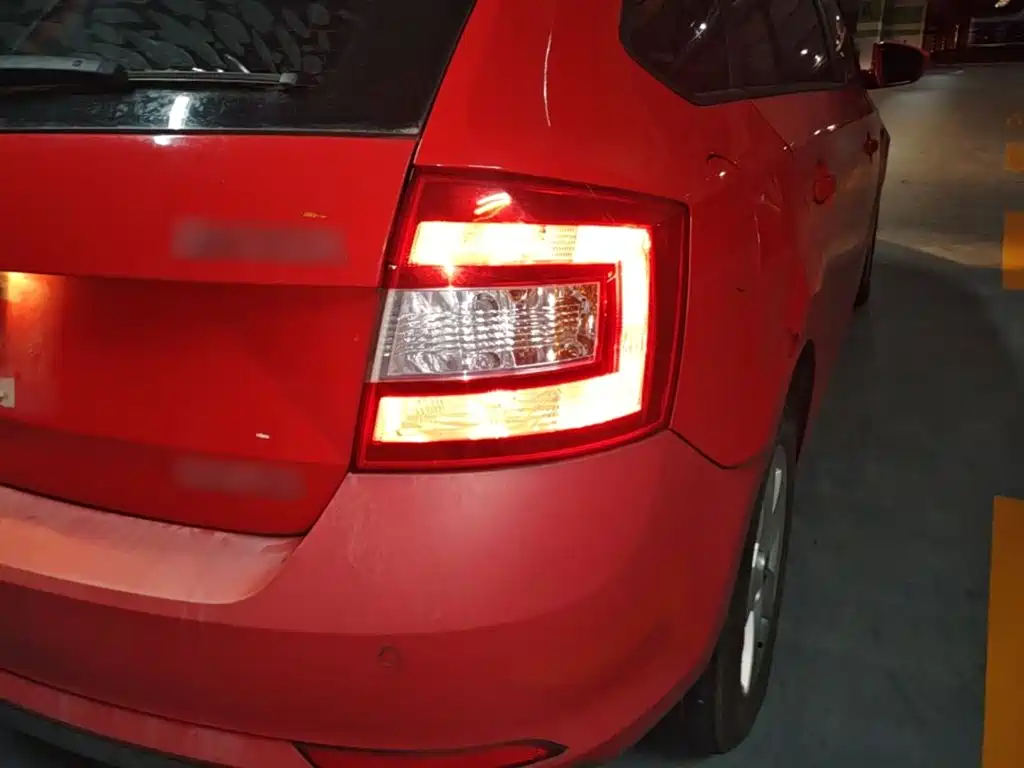 Skoda Rapid Spaceback — миниатюра 8