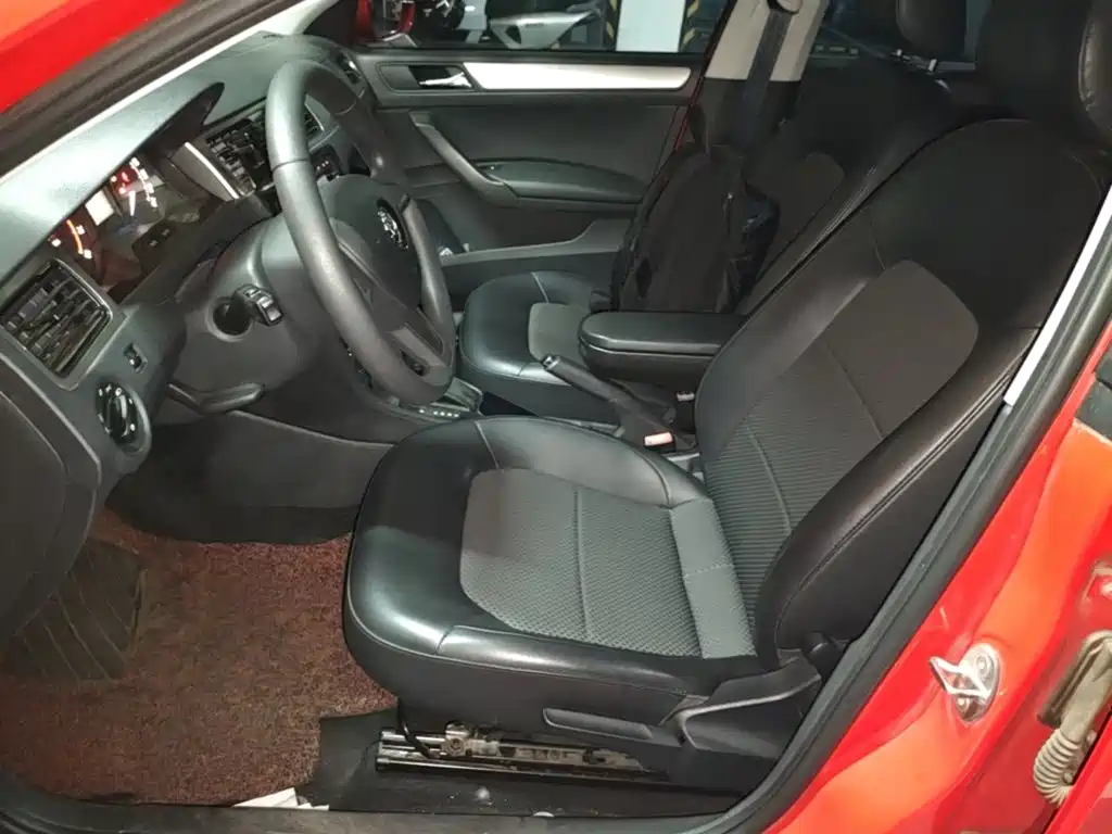 Skoda Rapid Spaceback — миниатюра 15