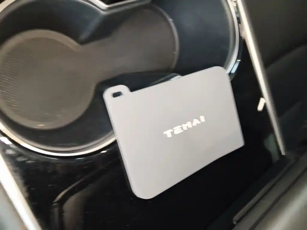 Tesla Model 3 — миниатюра 9