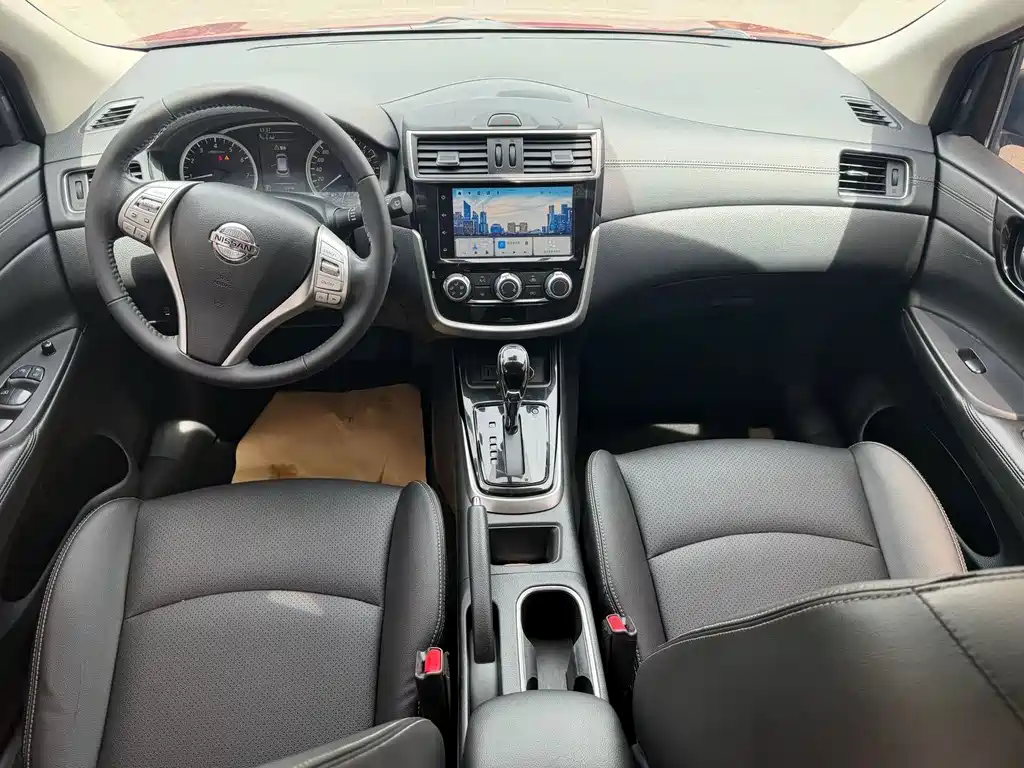 Nissan Tiida — миниатюра 5