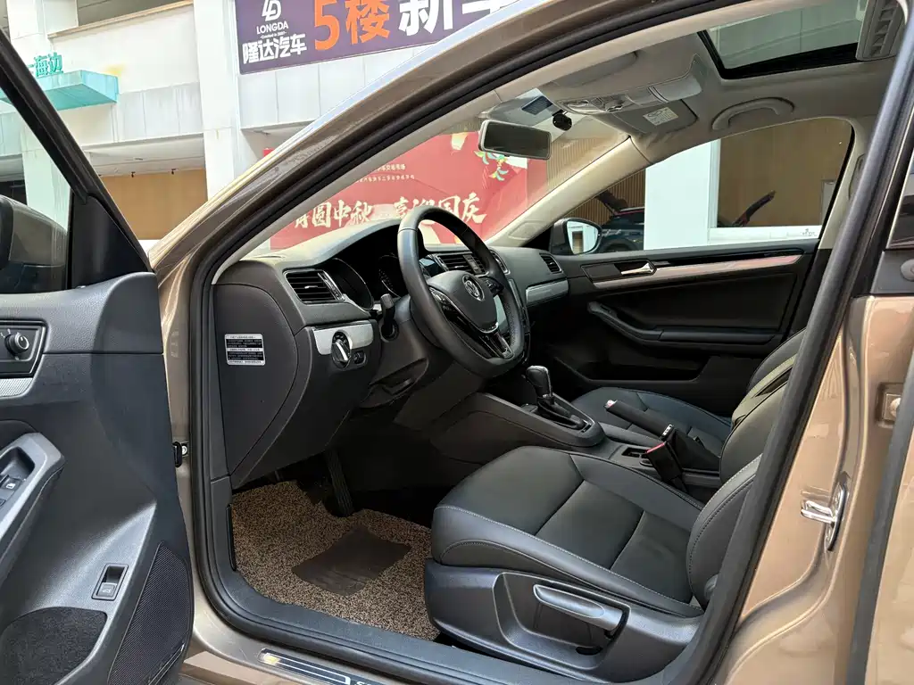 Volkswagen Sagitar — миниатюра 4