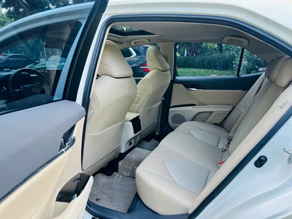 Toyota Camry 2021 2.0G Luxury