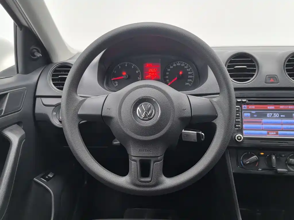 Volkswagen Jetta — миниатюра 11