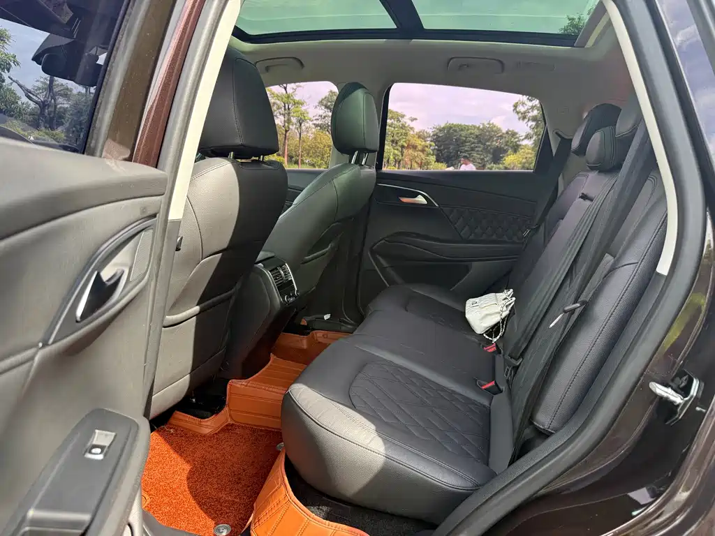 Borgward BX7 — миниатюра 6