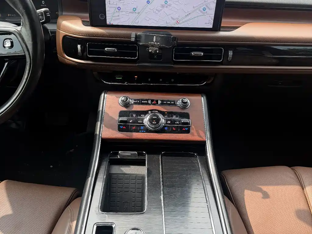 Lincoln Aviator — миниатюра 15