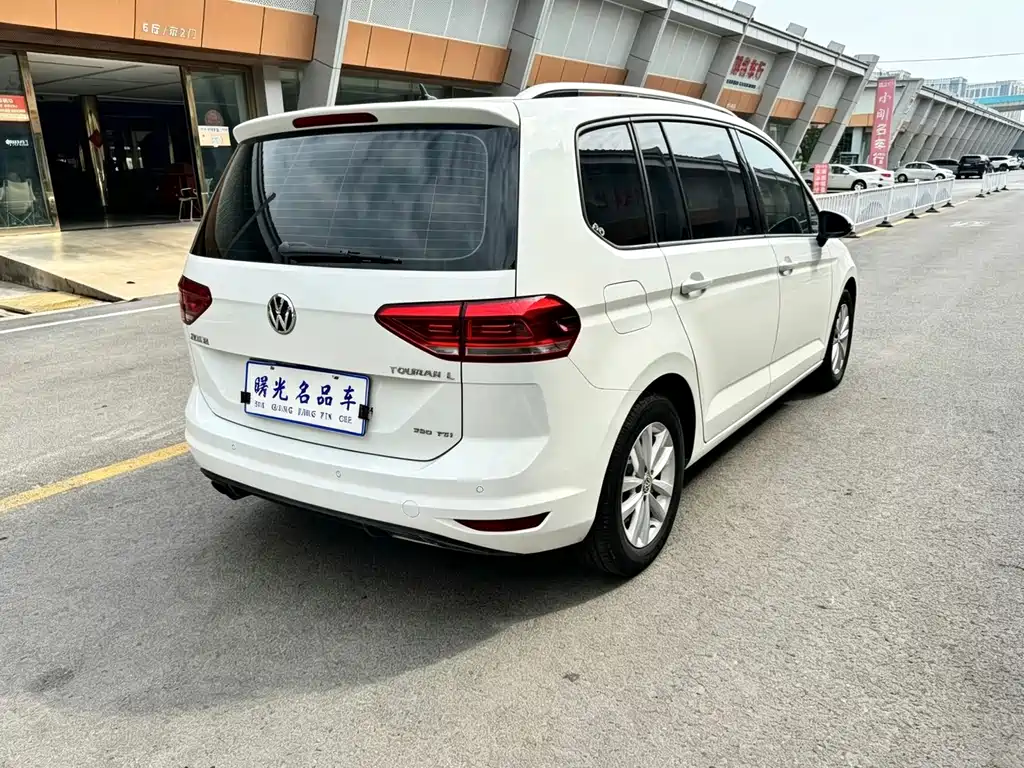 Volkswagen Touran — миниатюра 9