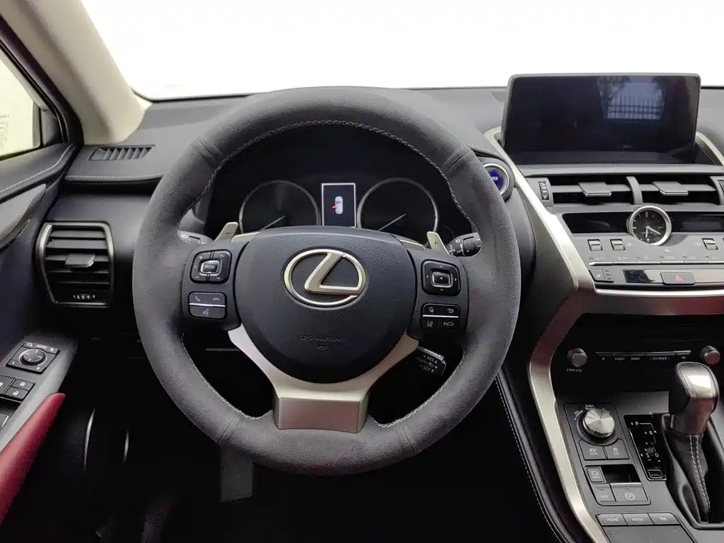 Lexus NX — миниатюра 11