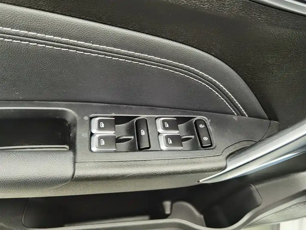 Geely Vision X3 — миниатюра 9