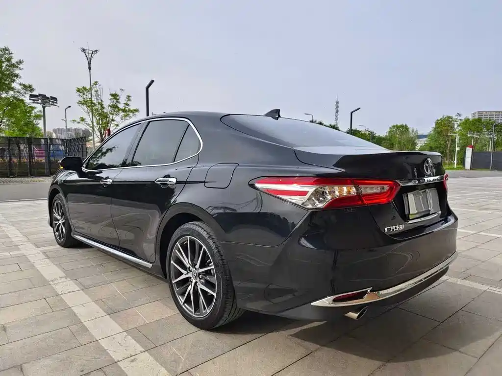TOYOTA CAMRY