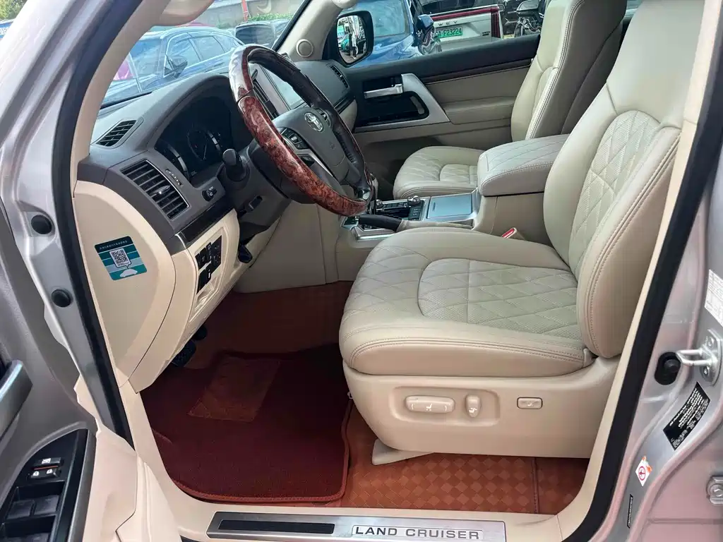 Toyota Land Cruiser 2018 5.7L